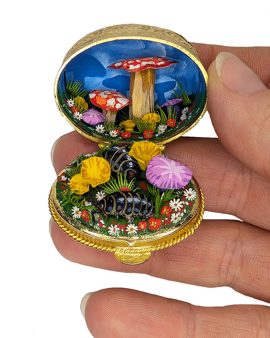 Pill Bug Box, Swirl